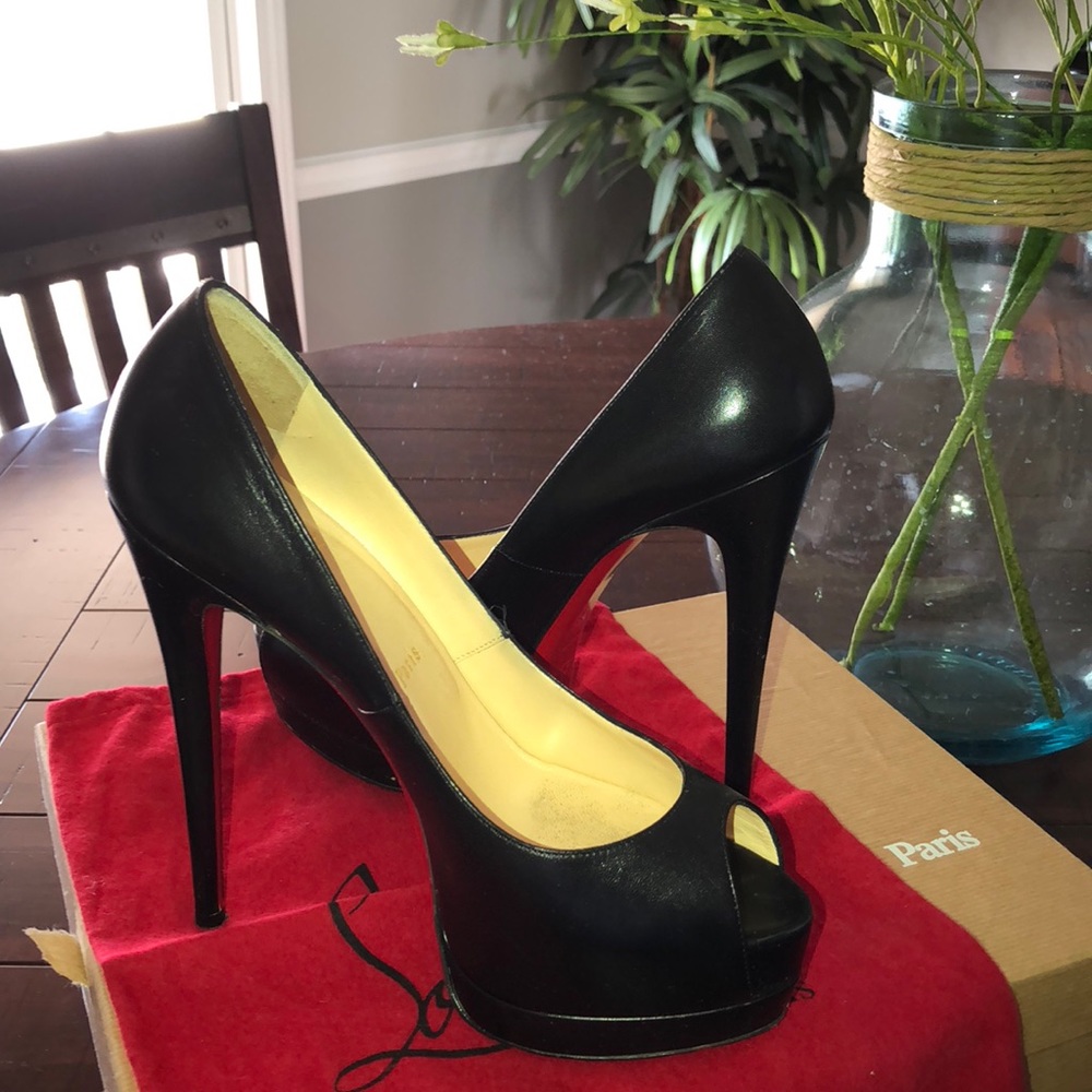 Christian Louboutin Black Palais Royal size 38